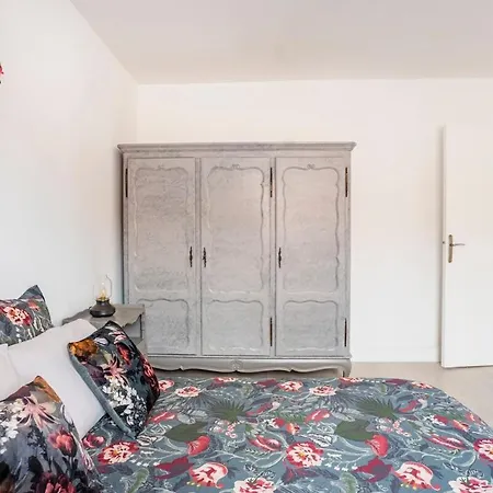 Nid Douillet Aux Portes De Nancy *